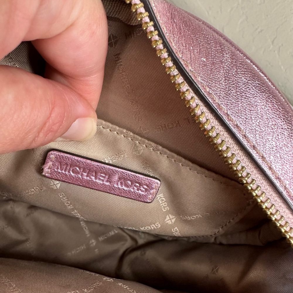 Michael Kors Vivanne Canteen Crossbody in Metallic Pink EUC - Picture 8 of 13